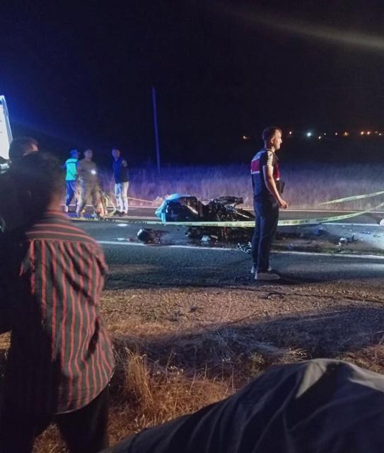 Motosiklet iş makinesine arkadan çarptı: 1 ölü