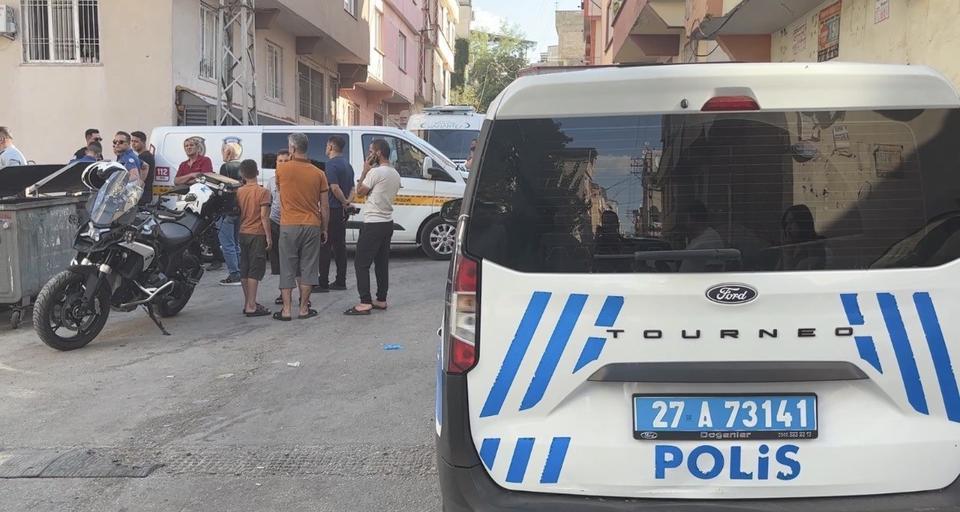 GAZİANTEP'TE DEHŞET: ÖNCE EŞİNİ ÖLDÜRDÜ, SONRA 3'Ü ÇOCUK 4 KİŞİYİ YARALADI