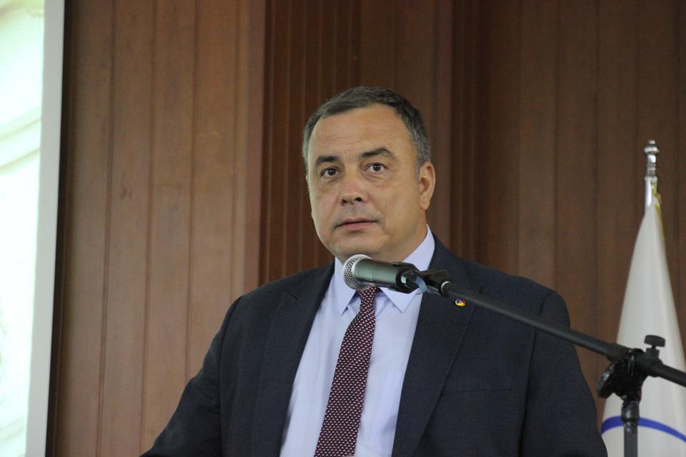 VALİ CANBOLAT: "AYDIN, DÜNYA ÇAPINDA İNCİR ÜRETİMİNİN MERKEZİDİR" KURU İNCİRİN GELECEĞİ İÇİN SEKTÖR PAYDAŞLARI BİR ARAYA GELDİ