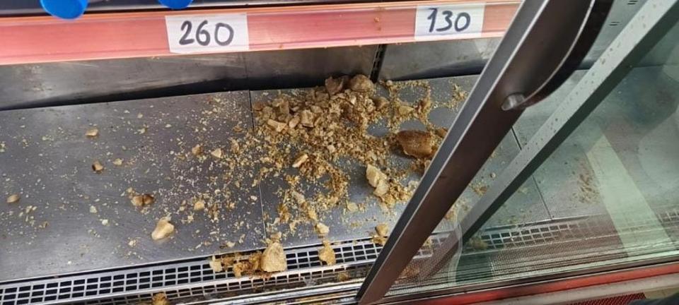 İş yerinde korkutan anlar, Dolapta donan şişe patladı