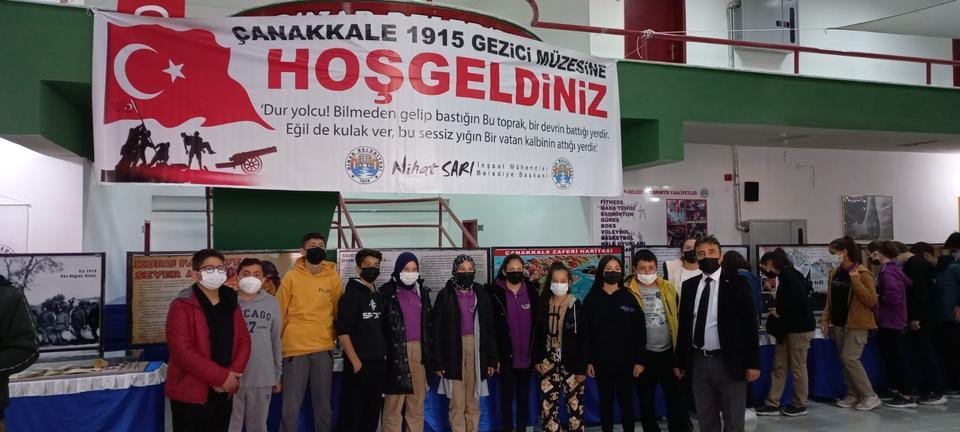 Dinar Belediye Başkanı Nihat Sarı'nın girişimleriyle açılışı yapılan Çanakkale Savaşları Gezici Müzesine ziyaretler devam ediyor. ( Dinar Belediyesi - Anadolu Ajansı )