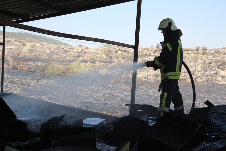 Manisa'da bir kaplıcanın deposunda çıkan yangın söndürüldü