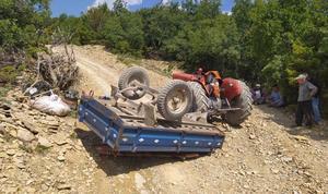 Afyonkarahisar'ın Sultandağı ilçesinde traktör römorkunun devrilmesi sonucu 2'si çocuk 4 kişi yaralandı. ( Jandarma Genel Komutanlığı - Anadolu Ajansı )
