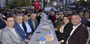 AK Parti İncirliova Teşkilatı iftar programında bir araya geldi